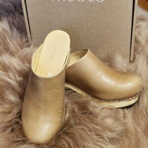 Nisolo All-Day Heeled Clog - Size 6